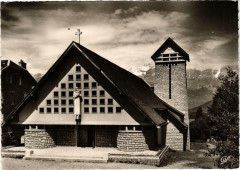 Le Fayet Eglise N.-D. des Alpes, la facade Vue générale