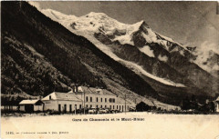 Gare de Chamonix et le Mont-Blanc