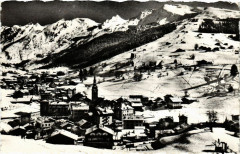 Clusaz - Vue générale avec les pistes de l'Aiguille