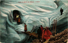 Grotte de glacier des Bossons L'echelle