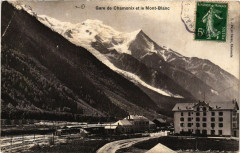 Gare de Chamonix et le Mont-Blanc