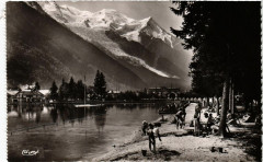 Chamonix - Le Lac et le Mont-Blanc
