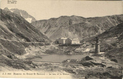 Hospice du Grand Saint-Bernard - Le Lac et la Statue