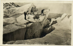 Chamonix - Route du Mont-Blanc et Crevasse -
													74 Haute Savoie
												