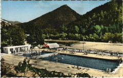 Chatillon en Diois La piscine et le Golf miniature France -
													26 Drôme
												