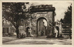 Montelimar La Porte Saint-Martin France à Montélimar