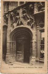 Valence La Maison des Tetes ,Entree France à Valence