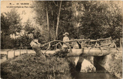 Valence Le Pont ruustique au Parc Jouvet à Valence