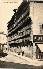 Bourg Maison de Bois