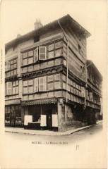 Bourg Le Maison de Bois