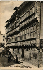 Bourg Vieille Maison en Bois