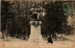 Bourg Le Quinconce et Statue d'Edgar Quinet