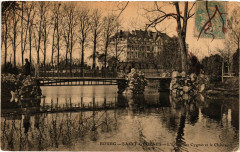 Bourg Saint-Georges L'Etang des Cygnes et le Chateau