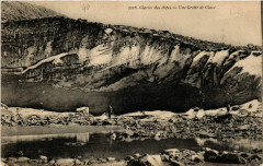 Glacier des Alpes - Une Grotte de Glace