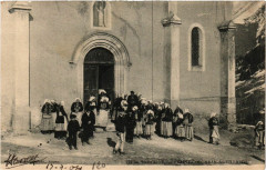 Sortie de l'Eglise Saint-Colomban-des-Villards à Saint-Colomban-des-Villards