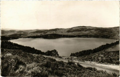 Lac d'Issarles - Le Plus beau Lac du Massif Central