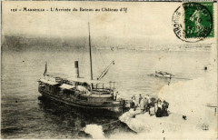 Marseille - L'Arrivee du Bateau au Chateau d'If à Marseille