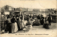 Marseille - Le Vieux Port Débarquement d'Oranges à Marseille
