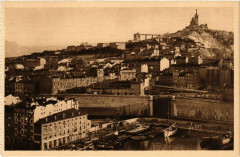 Marseille Vue sur le Port de Carenage et N.-D. De la Garde à Marseille