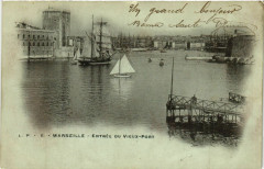Marseille Entree du Vieux Port à Marseille