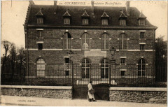 Courbevoie Fondation Bischoffsheim -
																					92400 Courbevoie
																			