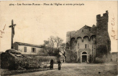 Les Stes-Maries-de-la-Mer - Place de l'Eglise