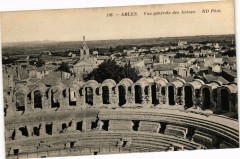 Arles-Vue générale des Arenes à Arles