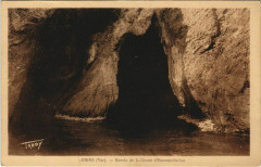 Giens Entree de la Grotte d'Escampobariou