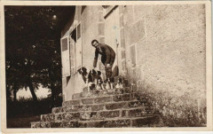 Var - Chateau - Man with Dogs at the Castle Entrance -
													83 Var
												