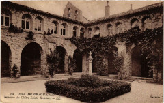 Env. de Draguignan Intérieur du Cloitre Ste-Roseline à Draguignan