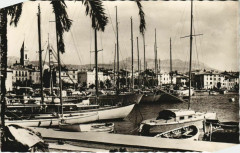 Sanary Quai des Yachts France -
													83 Var
												