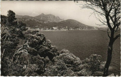 Le Dramont Le Bord de Mer et l'Esterel