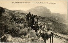 Excursionnistes montant a la Sainte-Baume -
													83 Var
												