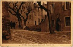 Hyeres - Place Barbacane à Hyères