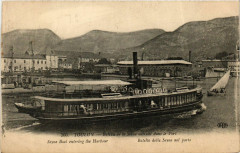 Toulon Bateau de la Seyne entrant dans le Port à Toulon