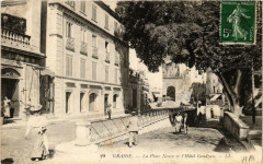 Grasse La Place Neuve et l'Hotel Gondran à Grasse
