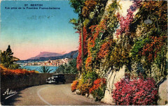 Menton Vue prise de la Frontiére Italienne à Menton