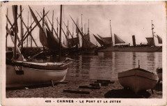 Cannes - Le Port et la Jetée à Cannes