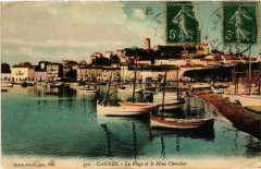 Cannes - La Plage et le Mont Chevalier à Cannes
