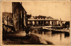 Cannes - Le Port et le Casino municipal à Cannes