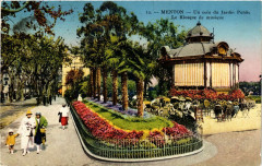 Menton - Un coin du Jardin Public - Le Kiosque de musique à Menton