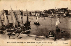 Cannes - Le Port et le Mont Chevalier,vue prise du Casino Municipal à Cannes