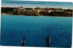 Cannes - Ile Ste-Marguerite - Vue prise de la Croisette à Cannes