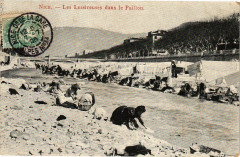 Nice - Les Lessiveuses dans le Paillon à Nice