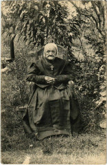Vieux Femme - Type - Folklore