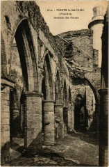 Pointe-Saint-Mathieu - Interieur des Ruines
