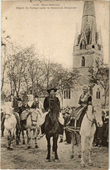 Noce Bretonne - Depart du Cortege apres la Ceremonie Religieuse