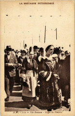 Fete Bretonne - Coiffes du Finistere - Folklore