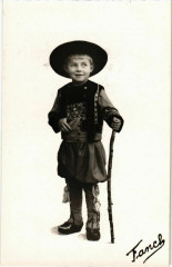 Un Bragou-Baz - Costumes Bretons - Folklore