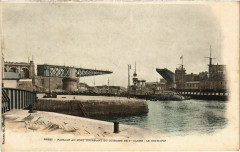 Brest- Passage au Pont Tournant du Cuirasse France à Brest